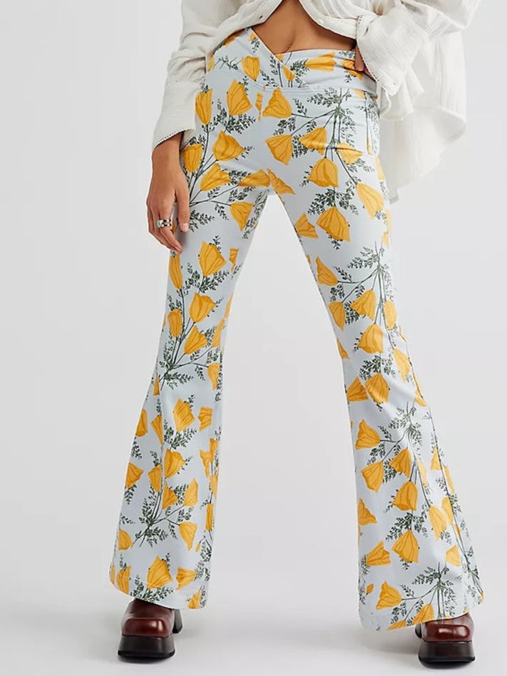 Free People Venice Beach Printed Flare Jeans Sky combo Cali poppies 29
